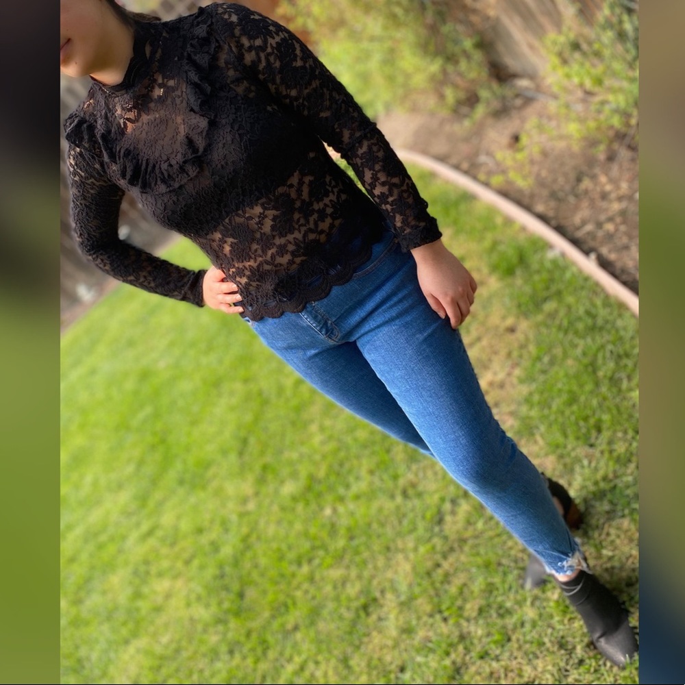 ✨Long -Sleeve Lace Top ✨